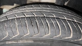 Used 2019 Renault Kwid [2017-2019] RXT 1.0 SCE Special (O) Petrol Manual tyres LEFT FRONT TYRE TREAD VIEW