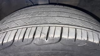 Used 2015 Hyundai Elite i20 [2014-2018] Asta 1.2 Petrol Manual tyres RIGHT FRONT TYRE TREAD VIEW