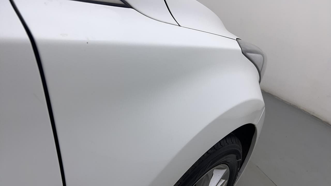 Used 2015 Hyundai Neo Fluidic Elantra [2012-2016] 1.8 SX MT VTVT Petrol Manual dents MINOR SCRATCH