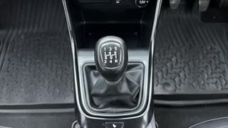 Used 2022 Tata Altroz XZ Plus 1.2 Dark Edition Petrol Manual interior GEAR  KNOB VIEW