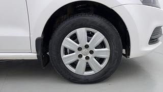 Used 2015 Volkswagen Polo [2015-2019] Trendline 1.2L (P) Petrol Manual tyres RIGHT FRONT TYRE RIM VIEW