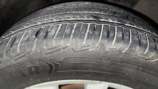 Used 2015 Skoda Octavia [2013-2017] Elegance 1.8 TSI AT Petrol Automatic tyres RIGHT FRONT TYRE TREAD VIEW