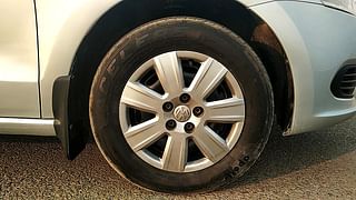 Used 2012 Volkswagen Vento [2010-2015] Comfortline Petrol Petrol Manual tyres RIGHT FRONT TYRE RIM VIEW