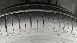 Used 2017 Renault Kwid [2015-2019] RXT Opt Petrol Manual tyres RIGHT FRONT TYRE TREAD VIEW