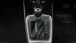 Used 2021 Hyundai Venue [2019-2022] SX Plus 1.0 Turbo DCT Petrol Automatic interior GEAR  KNOB VIEW