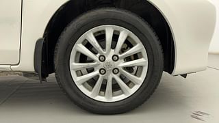 Used 2015 Toyota Etios Liva [2010-2017] VX Petrol Manual tyres RIGHT FRONT TYRE RIM VIEW