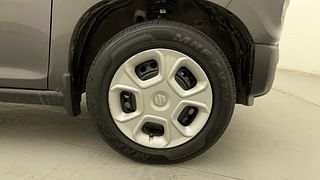 Used 2020 Maruti Suzuki S-Presso VXI+ Petrol Manual tyres RIGHT FRONT TYRE RIM VIEW