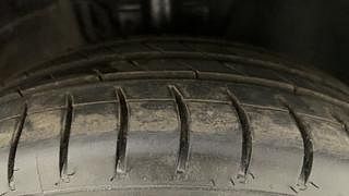 Used 2011 Volkswagen Polo [2010-2014] Highline 1.6L (P) Petrol Manual tyres RIGHT FRONT TYRE TREAD VIEW