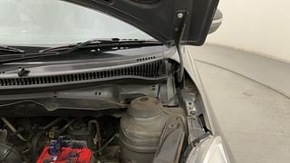 Used 2012 Maruti Suzuki Swift [2011-2017] ZXi Petrol Manual engine ENGINE LEFT SIDE HINGE & APRON VIEW