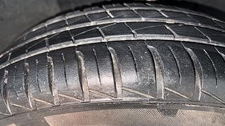 Used 2021 Renault Kwid 1.0 RXT AMT Opt Petrol Automatic tyres RIGHT FRONT TYRE TREAD VIEW