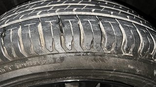 Used 2020 Maruti Suzuki XL6 [2019-2022] Zeta MT Petrol Petrol Manual tyres LEFT REAR TYRE TREAD VIEW