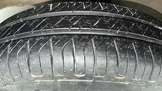 Used 2015 Maruti Suzuki Wagon R 1.0 [2010-2019] LXi Petrol Manual tyres LEFT FRONT TYRE TREAD VIEW
