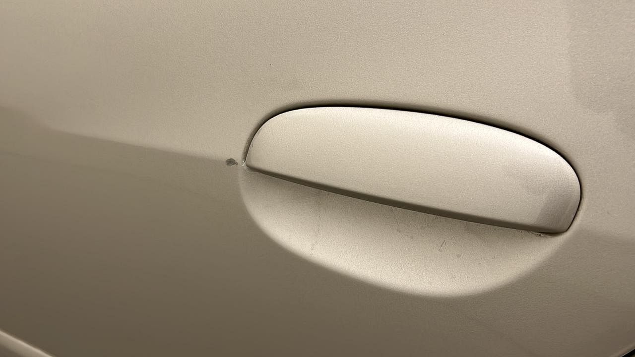 Used 2012 Hyundai i10 [2010-2016] Sportz CNG (Outside Fitted) Petrol+cng Manual dents MINOR SCRATCH