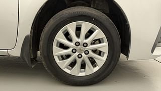 Used 2017 Toyota Corolla Altis [2017-2020] G CVT Petrol Petrol Automatic tyres RIGHT FRONT TYRE RIM VIEW