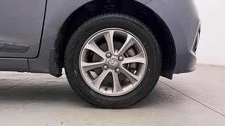 Used 2015 Hyundai Grand i10 [2013-2017] Asta 1.2 Kappa VTVT Petrol Manual tyres RIGHT FRONT TYRE RIM VIEW
