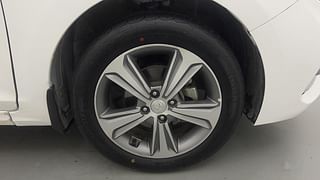 Used 2019 Hyundai Verna [2017-2020] 1.6 VTVT SX Petrol Manual tyres RIGHT FRONT TYRE RIM VIEW