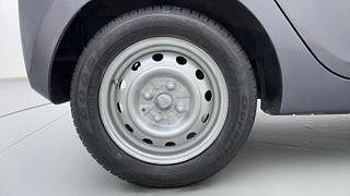 Used 2017 Hyundai Eon [2011-2018] Era + Petrol Manual tyres RIGHT REAR TYRE RIM VIEW