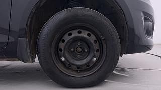 Used 2014 Maruti Suzuki Swift Dzire VXI Petrol Manual tyres RIGHT FRONT TYRE RIM VIEW