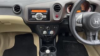 Used 2014 Honda Brio [2011-2016] V MT Petrol Manual interior MUSIC SYSTEM & AC CONTROL VIEW