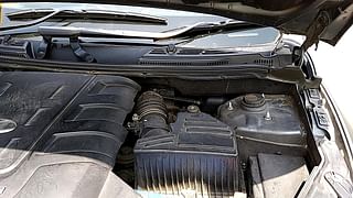 Used 2015 Mahindra XUV500 [2015-2018] W6 Diesel Manual engine ENGINE LEFT SIDE HINGE & APRON VIEW