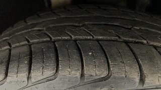 Used 2018 Mahindra Marazzo M6 8str Diesel Manual tyres RIGHT FRONT TYRE TREAD VIEW