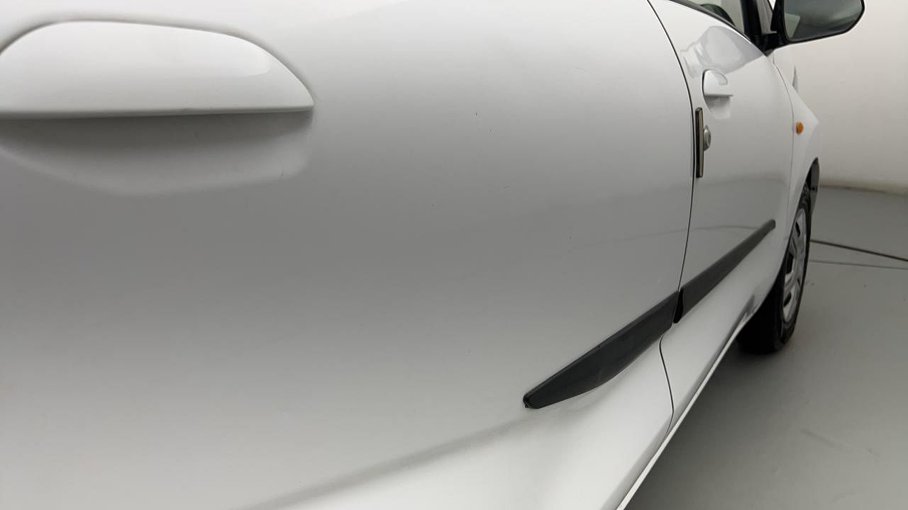 Used 2018 Datsun Redi-GO [2015-2019] S 1.0 Petrol Manual dents MINOR SCRATCH