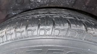 Used 2015 hyundai i10 Sportz 1.1 Petrol Petrol Manual tyres RIGHT REAR TYRE TREAD VIEW