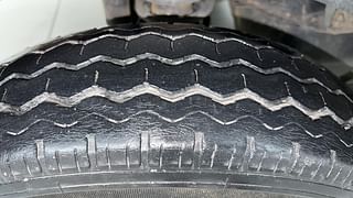 Used 2021 maruti-suzuki Eeco AC CNG 5 STR Petrol+cng Manual tyres RIGHT REAR TYRE TREAD VIEW