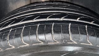 Used 2011 Volkswagen Vento [2010-2015] Highline Petrol AT Petrol Automatic tyres RIGHT REAR TYRE TREAD VIEW