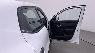 Used 2019 Renault Kwid [2017-2019] RXT 1.0 SCE Special (O) Petrol Manual interior RIGHT FRONT DOOR OPEN VIEW