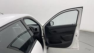 Used 2016 Renault Kwid [2015-2019] RXT Petrol Manual interior RIGHT FRONT DOOR OPEN VIEW