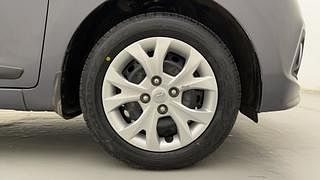 Used 2015 Hyundai Grand i10 [2013-2017] Sportz 1.2 Kappa VTVT Petrol Manual tyres RIGHT FRONT TYRE RIM VIEW