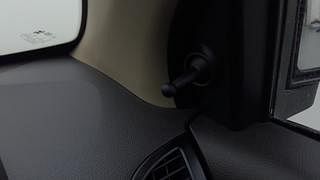 Used 2018 Hyundai Eon [2011-2018] Magna + (O) Petrol Manual top_features Adjustable ORVM