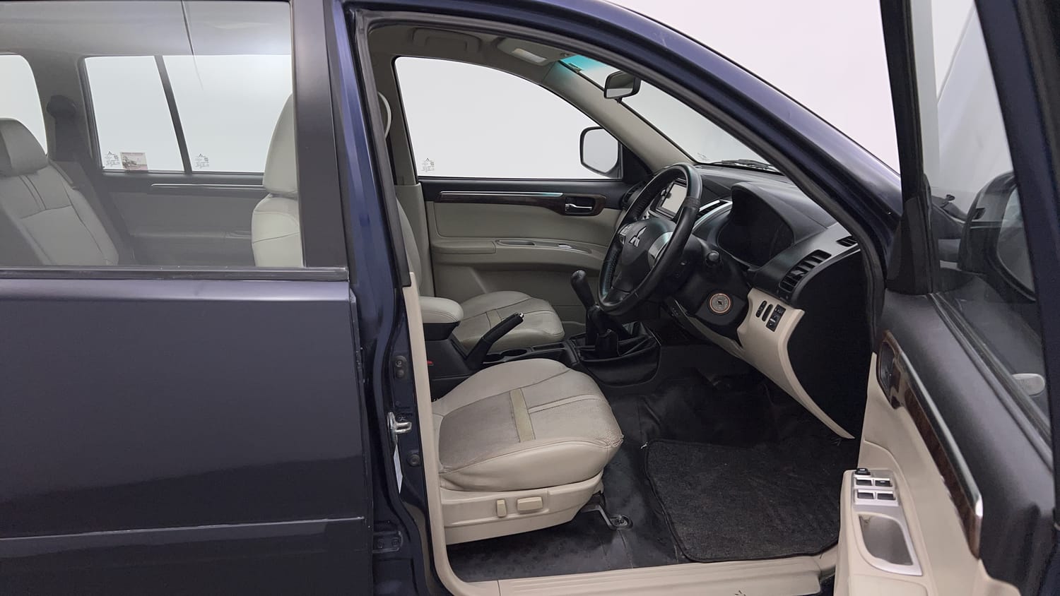 New Mitsubishi Pajero Sport interior RIGHT SIDE FRONT DOOR CABIN VIEW