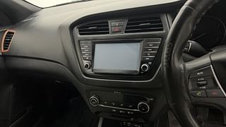 Used 2017 Hyundai Elite i20 [2014-2018] Asta 1.2 Dual Tone Petrol Manual top_features Integrated (in-dash) music system