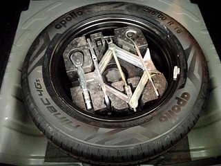 Used 2022 MG Motors Astor Super EX 1.5 MT Petrol Manual tyres SPARE TYRE VIEW