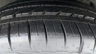 Used 2017 Renault Captur [2017-2020] Platine Diesel Dual tone Diesel Manual tyres RIGHT FRONT TYRE TREAD VIEW