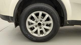 Used 2018 Mahindra XUV500 [2015-2018] W10 AT Diesel Automatic tyres RIGHT REAR TYRE RIM VIEW