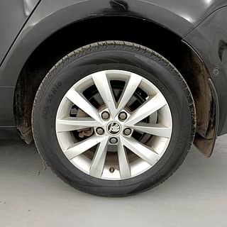 Used 2019 Skoda Octavia [2017-2019] 1.8 TSI AT L K Petrol Automatic tyres LEFT REAR TYRE RIM VIEW