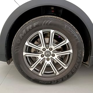 Used 2021 Mahindra XUV700 AX 7 Petrol AT 7 STR Petrol Automatic tyres LEFT FRONT TYRE RIM VIEW