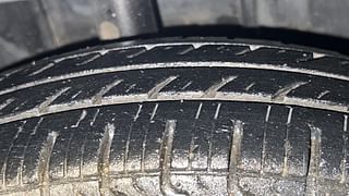 Used 2017 Datsun Redi-GO [2015-2019] T(O) 1.0 Petrol Manual tyres RIGHT FRONT TYRE TREAD VIEW