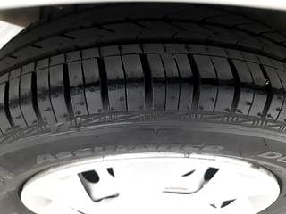 Used 2014 Honda Amaze [2013-2016] 1.2 E i-VTEC Petrol Manual tyres RIGHT REAR TYRE TREAD VIEW