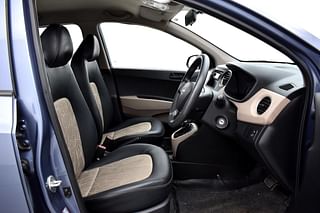 Used 2016 Hyundai Grand i10 [2013-2017] Magna AT 1.2 Kappa VTVT Petrol Automatic interior RIGHT SIDE FRONT DOOR CABIN VIEW