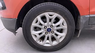 Used 2016 Ford EcoSport [2015-2017] Titanium 1.5L TDCi Diesel Manual tyres LEFT FRONT TYRE RIM VIEW