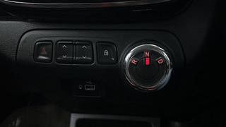 Used 2019 Renault Kwid [2015-2019] 1.0 RXT AMT Opt Petrol Automatic interior GEAR  KNOB VIEW