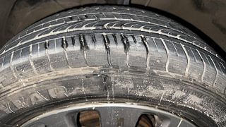 Used 2016 Maruti Suzuki Baleno [2015-2019] Zeta Petrol Petrol Manual tyres LEFT FRONT TYRE TREAD VIEW