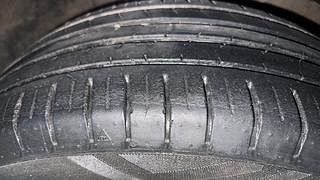 Used 2016 Maruti Suzuki Baleno [2015-2019] Zeta AT Petrol Petrol Automatic tyres RIGHT FRONT TYRE TREAD VIEW