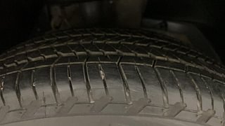 Used 2017 Mahindra XUV500 [2015-2018] W8 AT Diesel Automatic tyres RIGHT FRONT TYRE TREAD VIEW