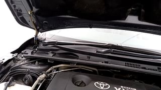 Used 2016 Toyota Corolla Altis [2014-2017] G AT Petrol Petrol Automatic engine ENGINE RIGHT SIDE HINGE & APRON VIEW