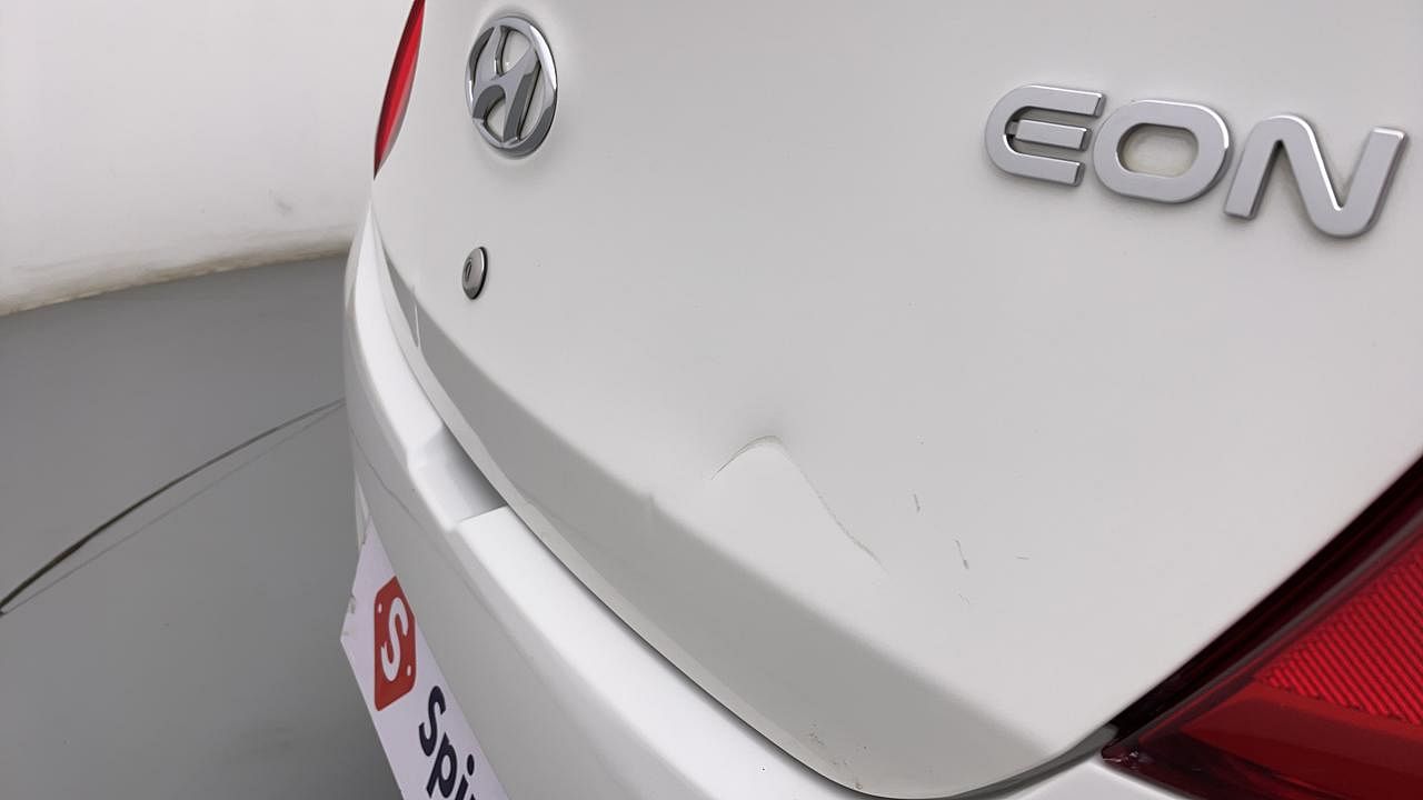 Used 2018 Hyundai Eon [2011-2018] Sportz Petrol Manual dents MINOR DENT